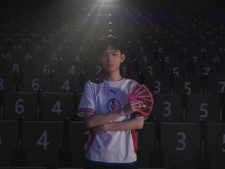 迈尼昂在加比亚社媒动态下留言，后者回复：请续约